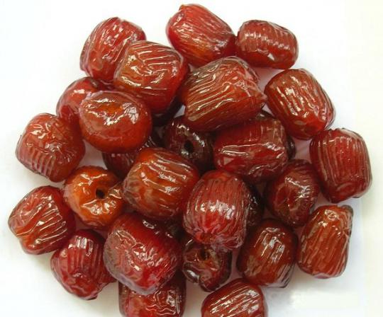 What Are the Different Moisture Categories of Dates?