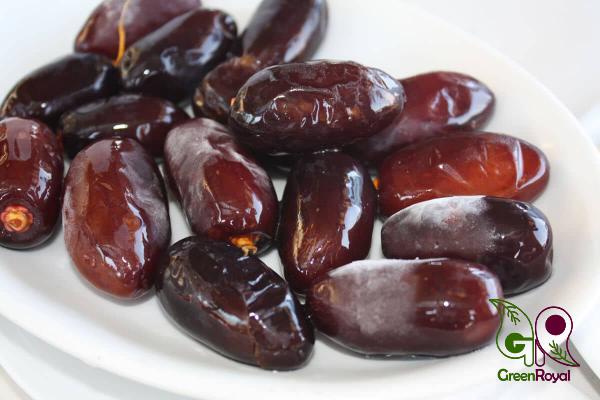 High Quality Seeded Dates Available for Wholesale Demanders